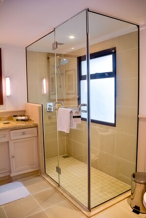 Ducha del cuarto de baño