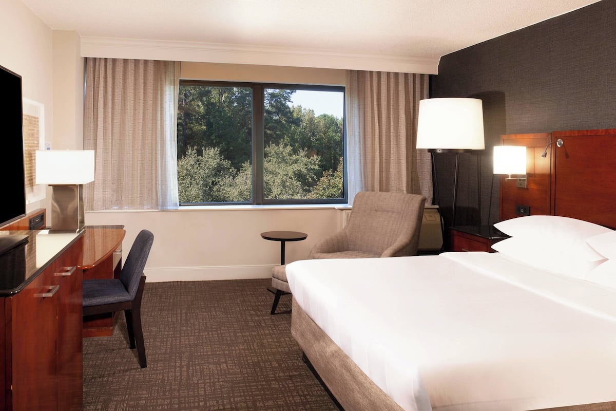 Premium bedding, down duvets, in-room safe, desk