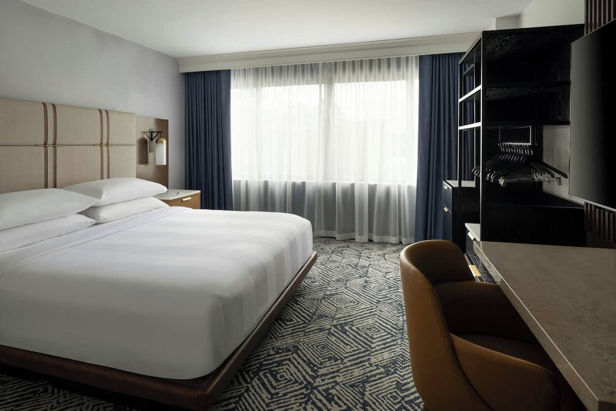 Roupas de cama premium, edredons de pluma, cofres nos quartos