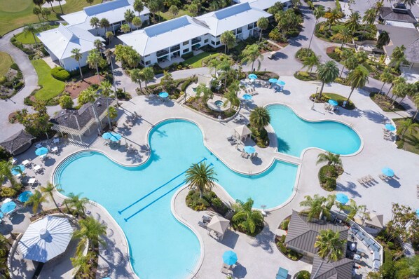 2 piscines extérieures, tentes de plage, parasols de plage