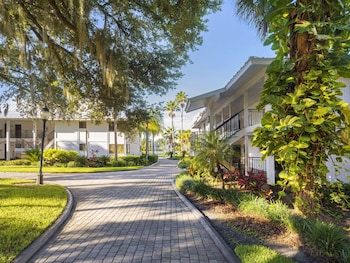 Hotel Exterior at Saddlebrook Resort