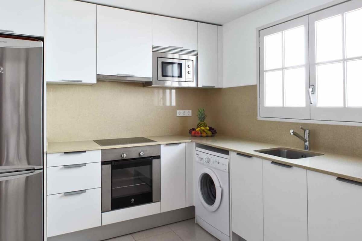 villa, 3 bedrooms | private kitchen | mini-fridge, electric kettle