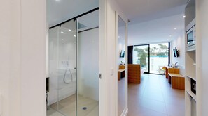 Quadruple Room, 1 Bedroom, Partial Ocean View | Bathroom shower