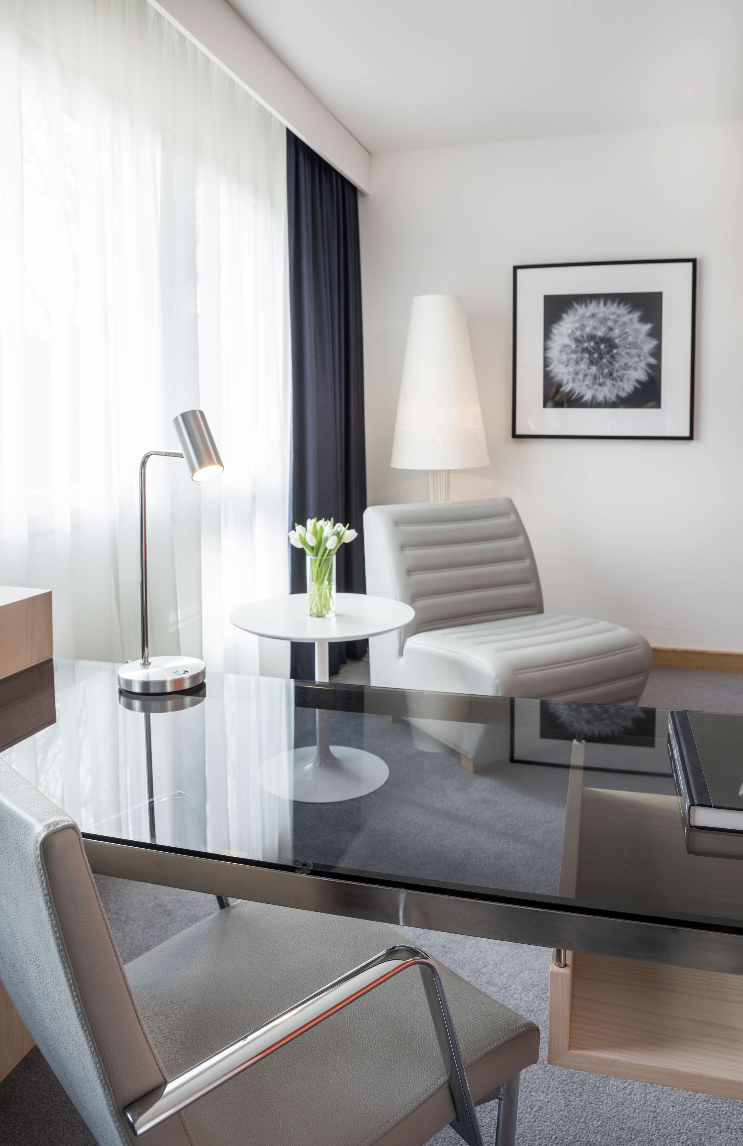 hypo-allergenic bedding, minibar, in-room safe, desk