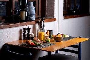 Daily buffet breakfast for a fee