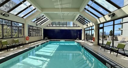Holiday Inn Vancouver Centre by IHG