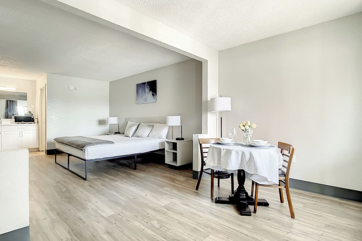 1 bedroom, free WiFi, bed sheets
