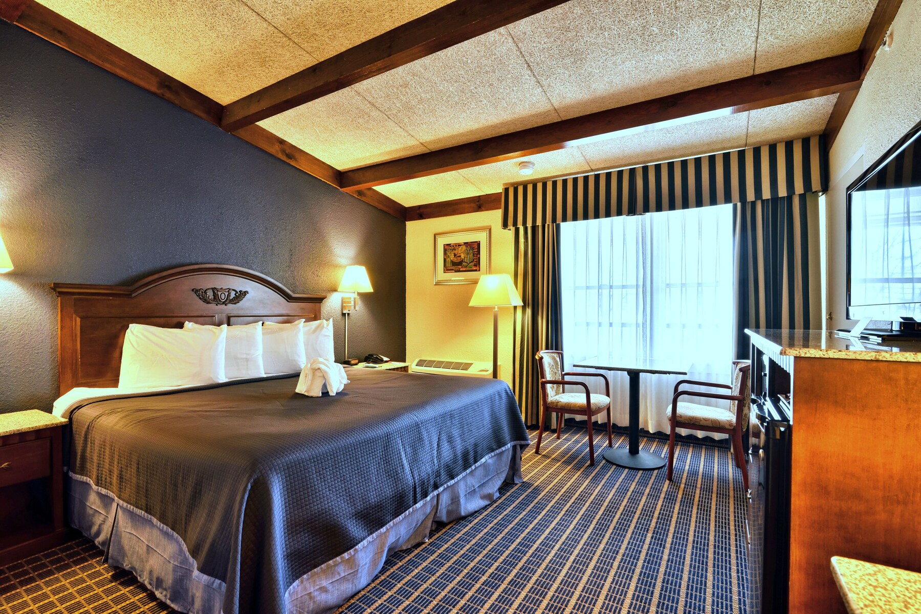Standard Room, 1 King Bed, Non Smoking | Desk, iron/ironing board, free cots/infant beds, WiFi