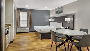 Caja de seguridad en la habitación y escritorio