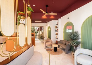 Lobby sitting area - Jrose Hotel (Jerusalem)