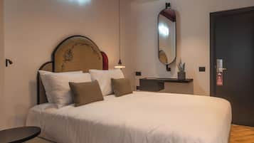 Zimmersafe, Verdunkelungsvorhänge, Bügeleisen/Bügelbrett, Babybetten