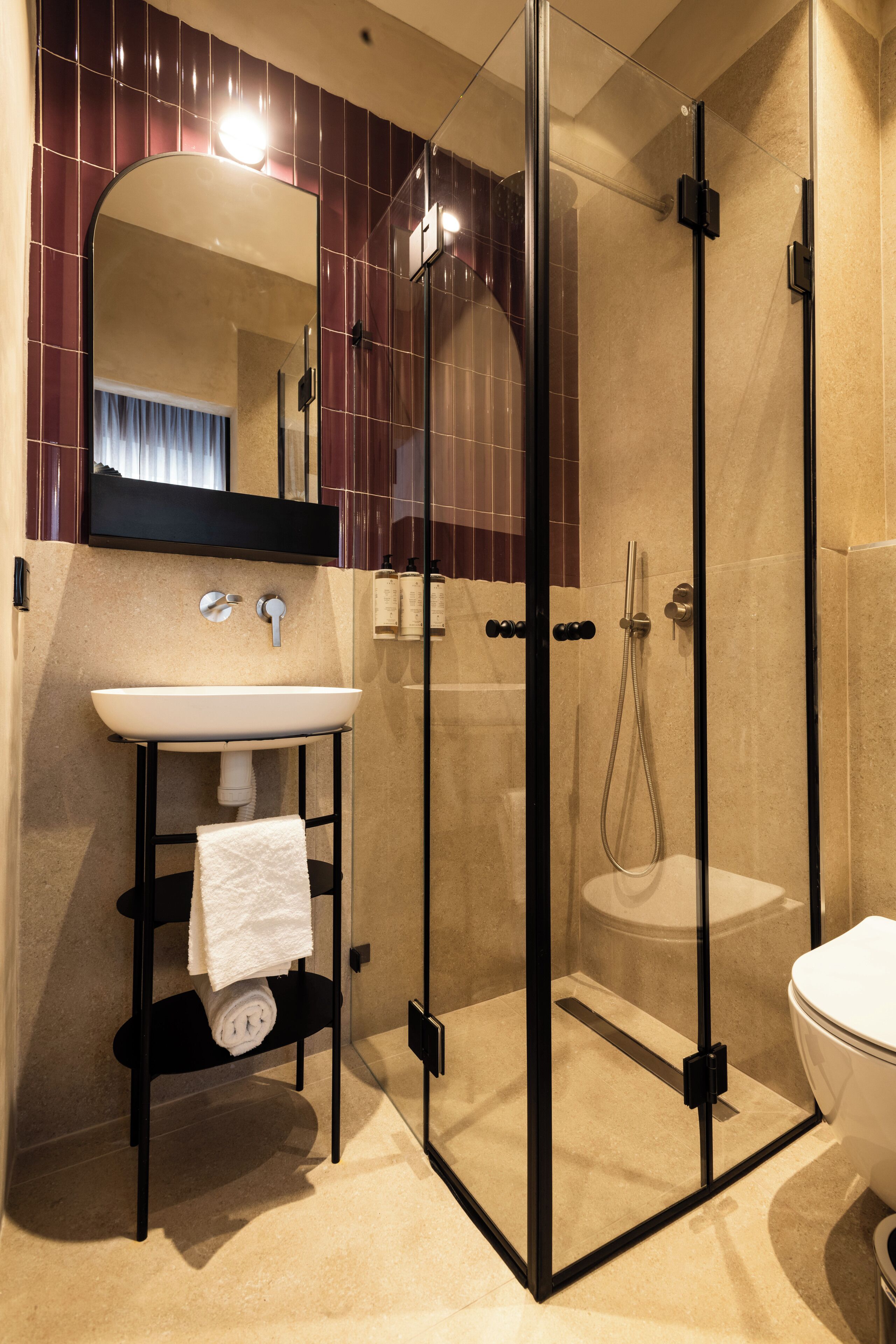 Dusj, håndklær, såpe og sjampo