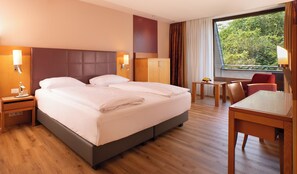 Hypo-allergenic bedding, in-room safe, desk, laptop workspace