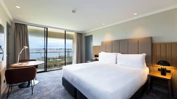 Hypo-allergenic bedding, in-room safe, laptop workspace