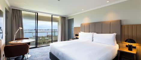 Hypo-allergenic bedding, in-room safe, laptop workspace, blackout drapes