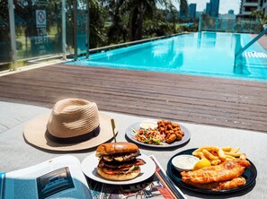 Breakfast, lunch, dinner served; local cuisine, al fresco dining - Crowne Plaza Perth by IHG (East Perth)