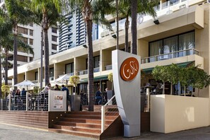 Breakfast, lunch, dinner served; local cuisine, alfresco dining 