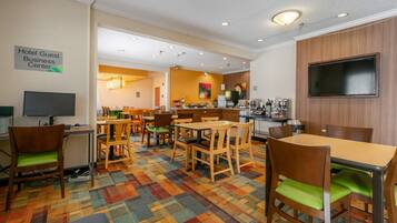 Desayuno continental incluido todos los días