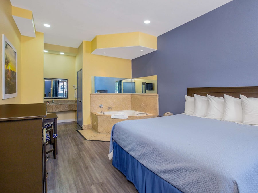 Suite, 1 kingsize bed, hot tub | Bubbelbad