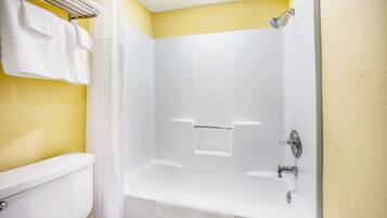 Ensemble douche/baignoire, articles de toilette écologiques