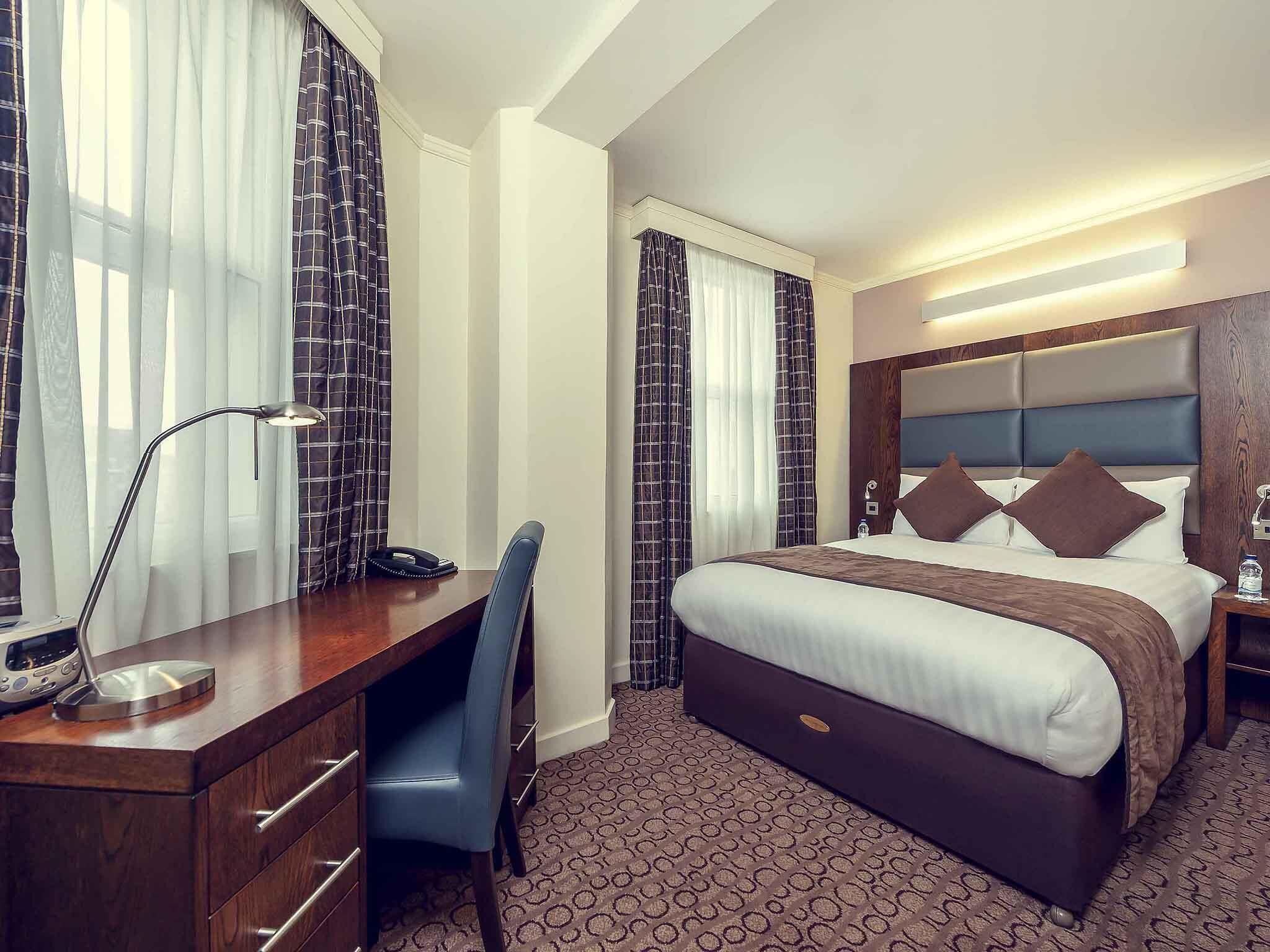 Standard Room, 1 Double Bed | In-room safe, individually decorated, individually furnished, desk