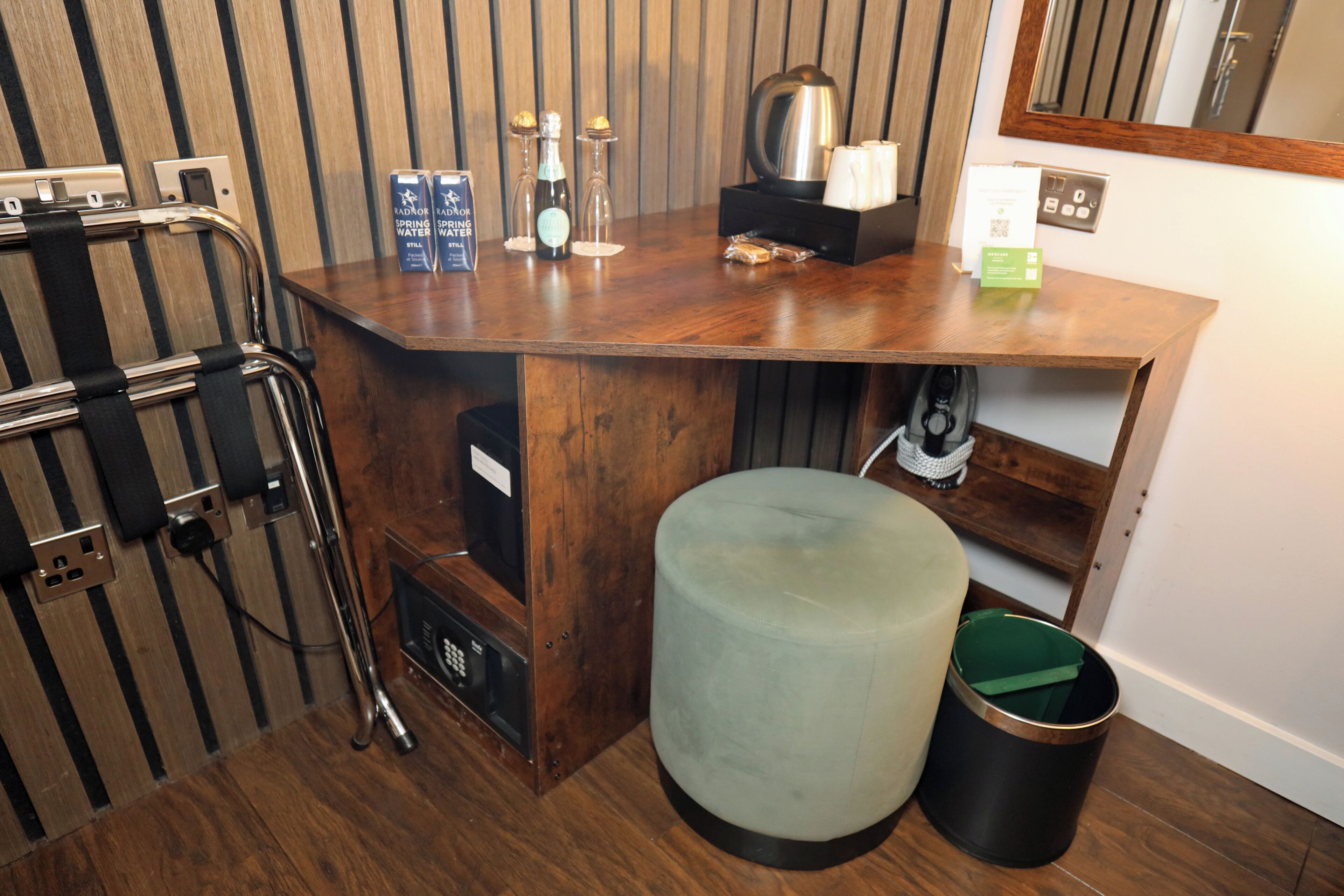 Standard Room, 1 Double Bed | In-room safe, desk, laptop workspace, blackout curtains