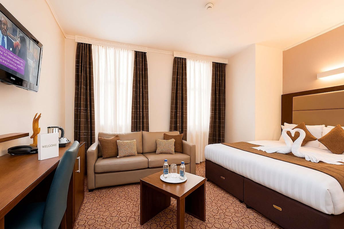 In-room safe, individually decorated, individually furnished, desk