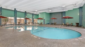 Innendørsbasseng