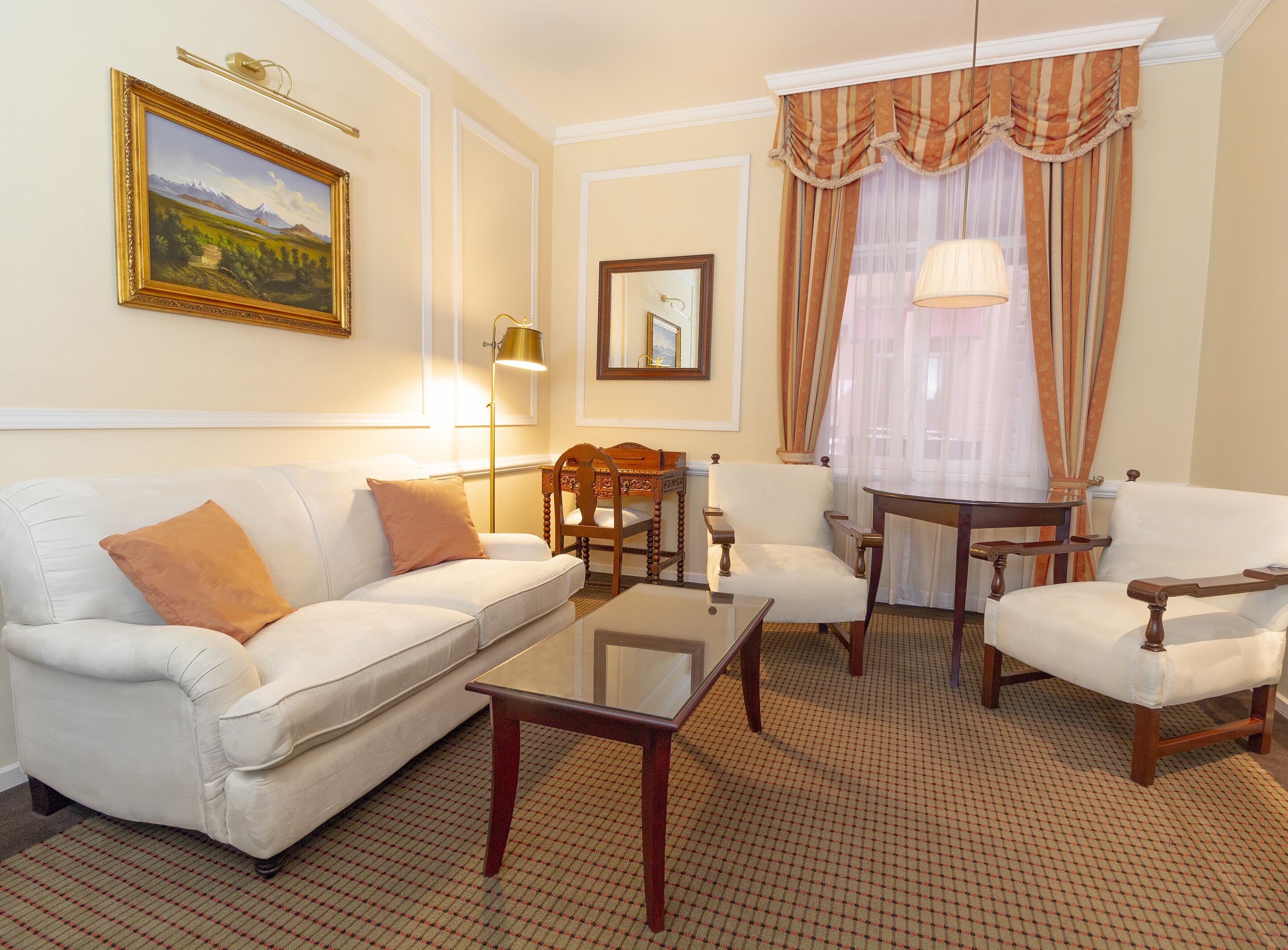 Junior Suite | Premium bedding, down comforters, minibar, in-room safe
