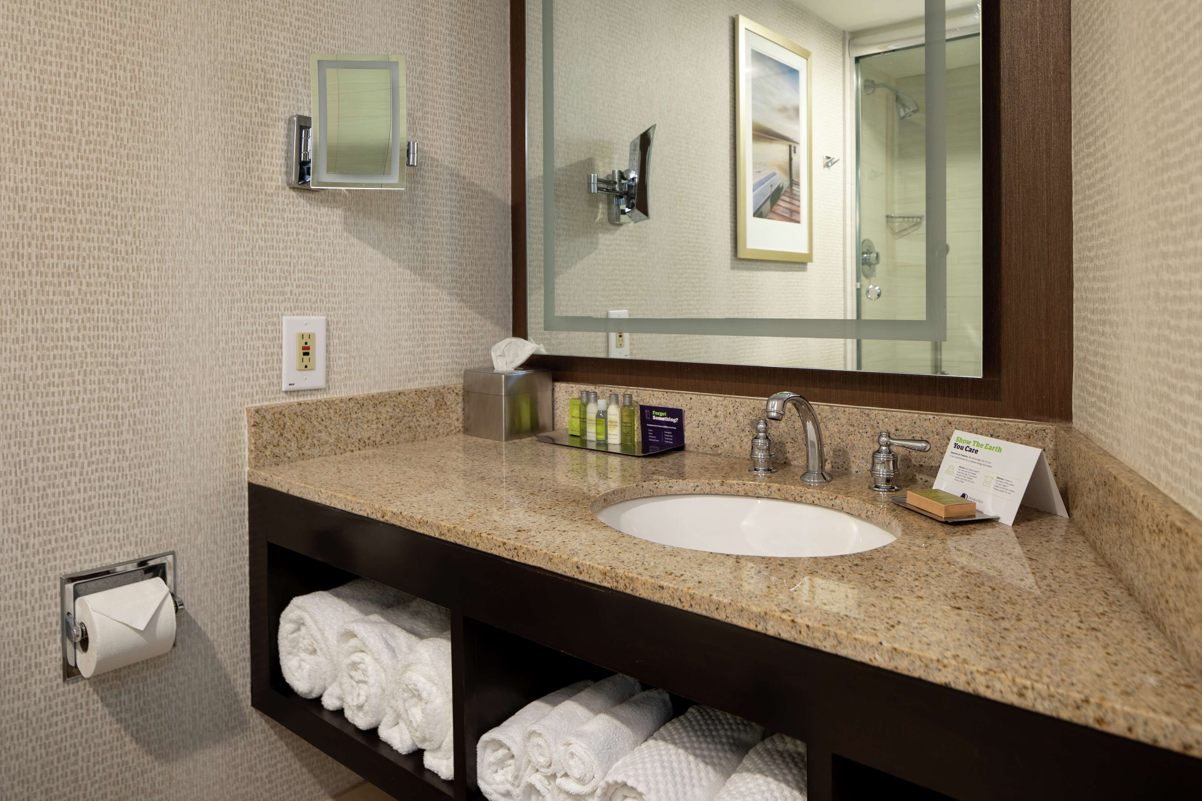 combined shower/bathtub, hair dryer, bathrobes, towels