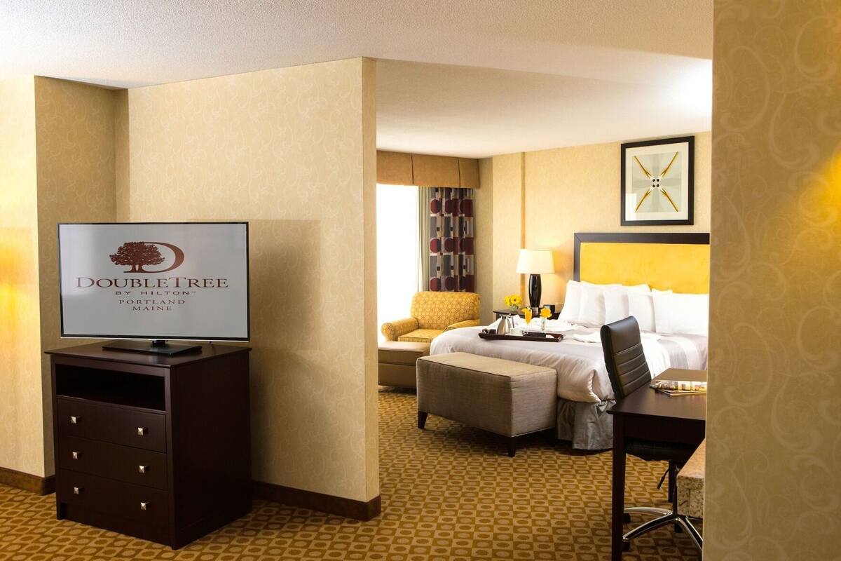 Hypo-allergenic bedding available, in-room safe, blackout drapes