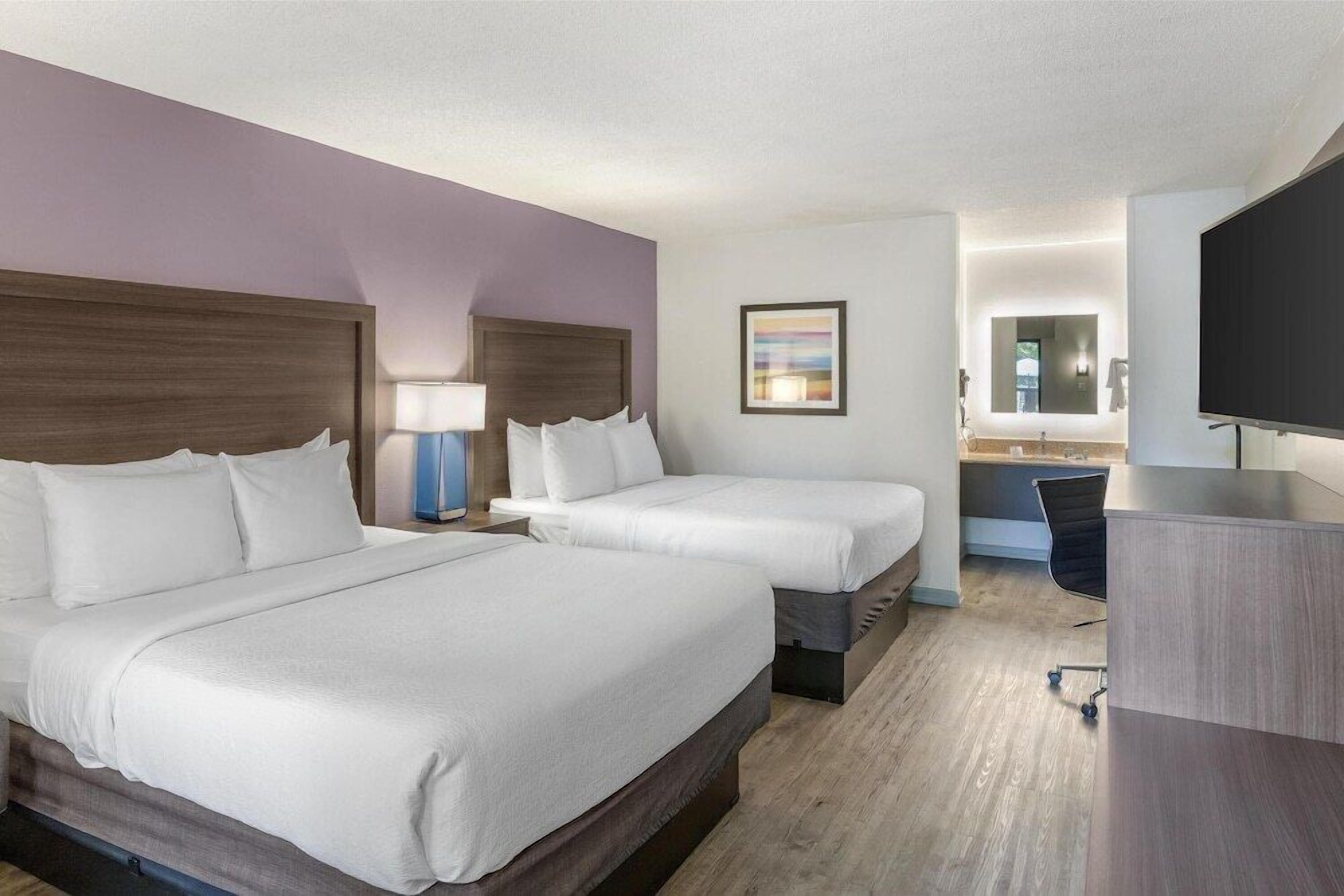 In-room safe, desk, laptop workspace, iron/ironing board