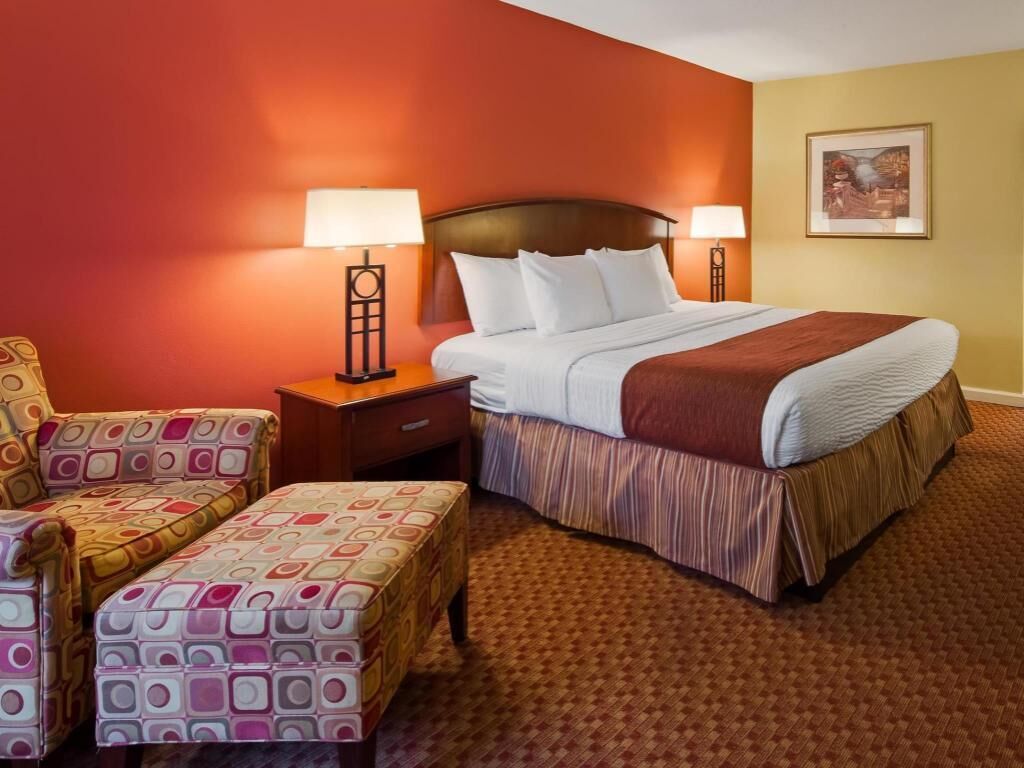 In-room safe, desk, laptop workspace, iron/ironing board