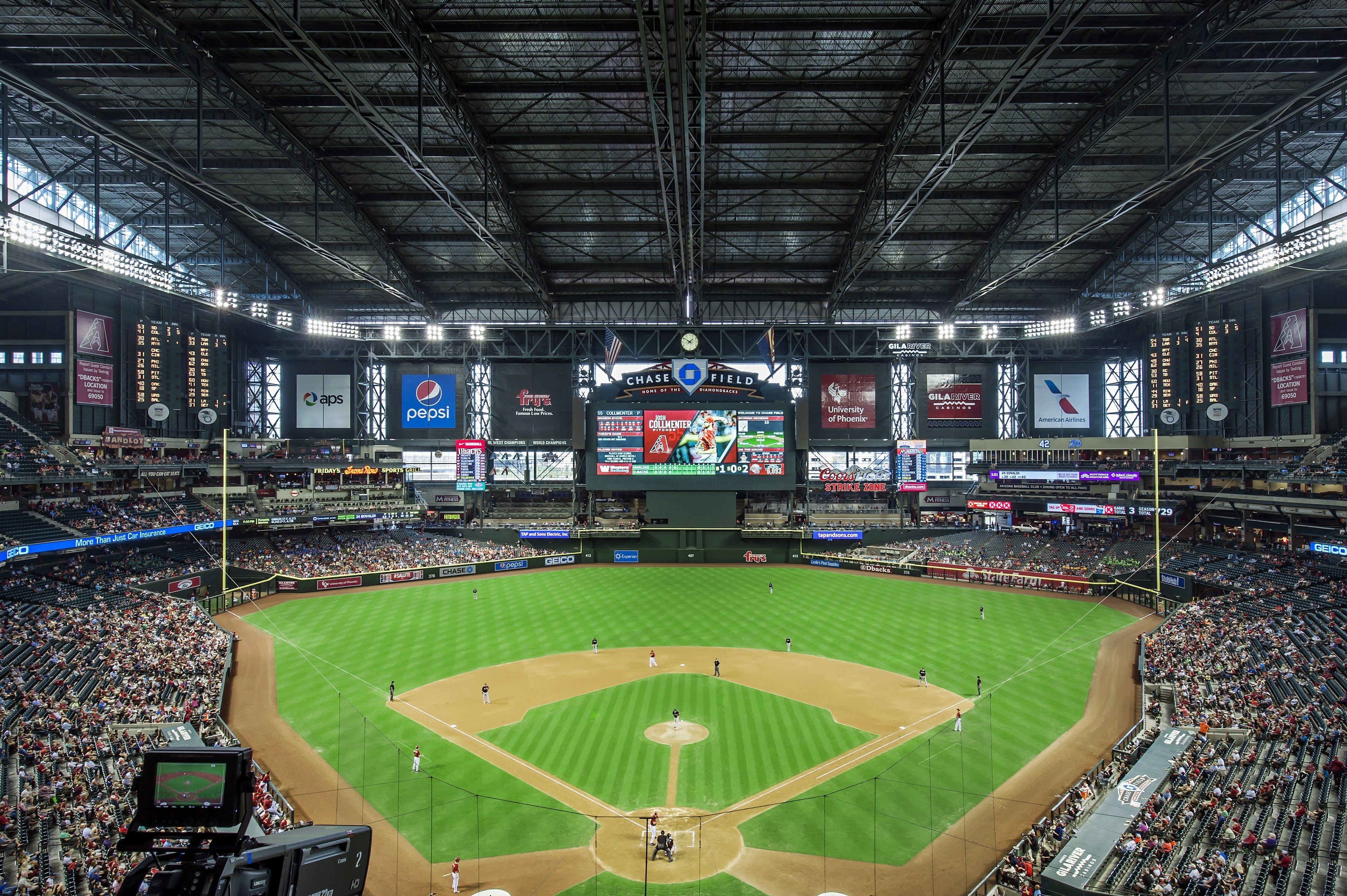 Photo - Holiday Inn and Suites Phoenix Airport North by IHG