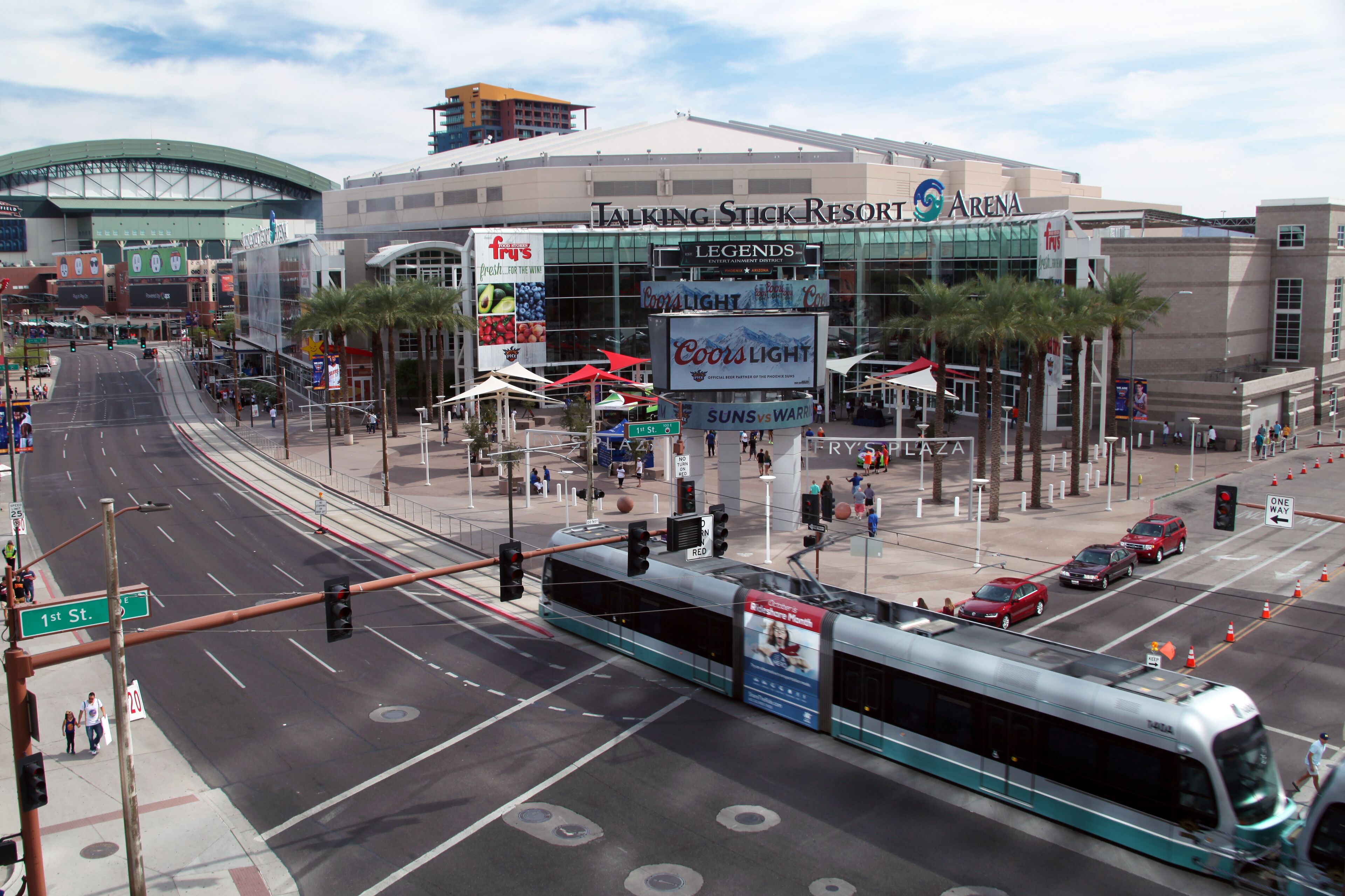 Photo - Holiday Inn and Suites Phoenix Airport North by IHG