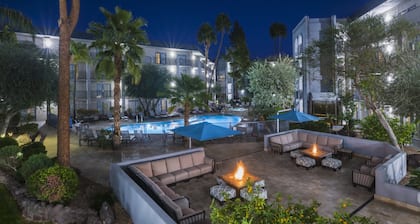 Holiday Inn & Suites Phoenix Airport North by IHG