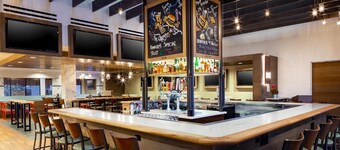 Holiday Inn & Suites Phoenix Airport North by IHG