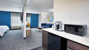 1 bedroom, premium bedding, in-room safe, desk