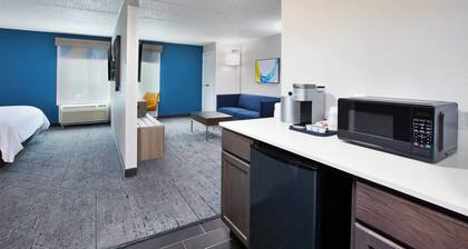 Holiday Inn Express & Suites Eden Prairie â Minneapolis by IHG