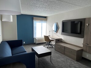 Premium bedding, in-room safe, desk, laptop workspace
