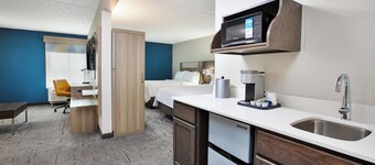 Holiday Inn Express & Suites Eden Prairie – Minneapolis by IHG