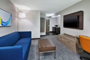 1 bedroom, premium bedding, in-room safe, desk