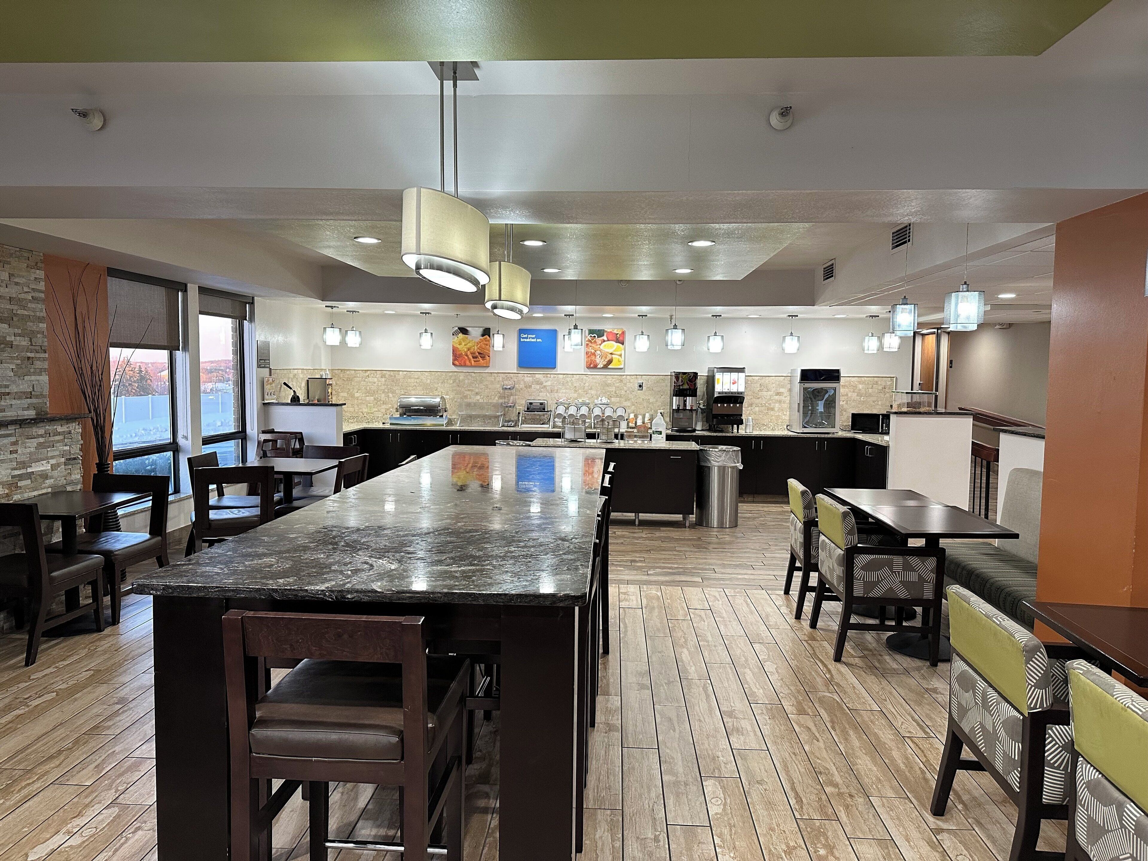 Sudah termasuk sarapan ambil sendiri setiap hari