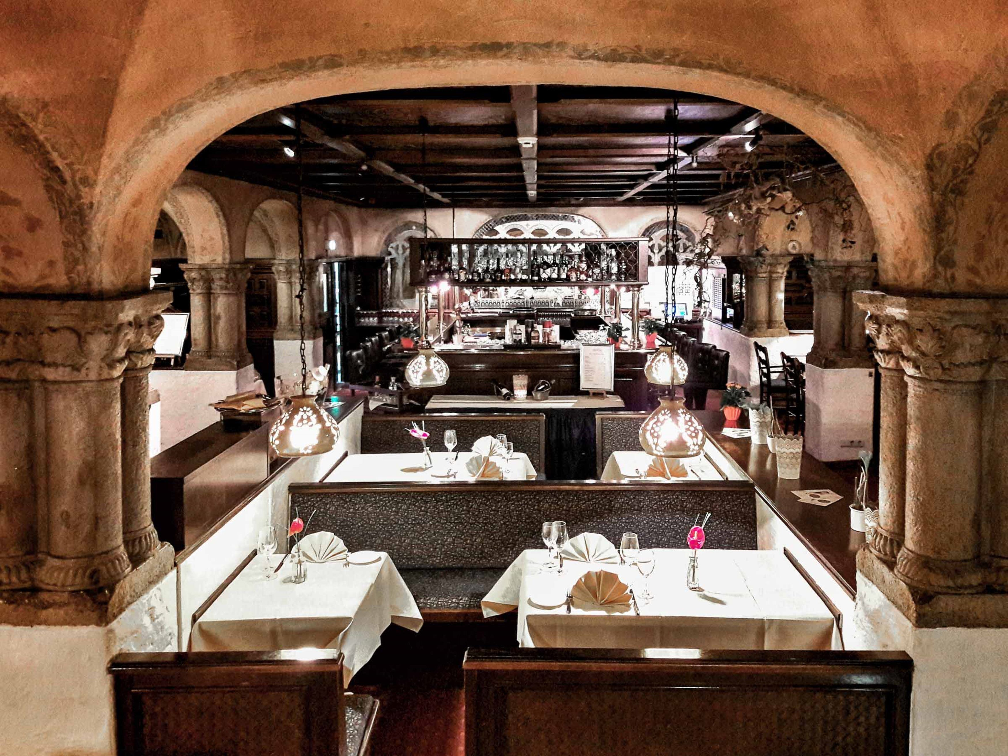 Breakfast, lunch and dinner served