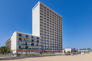 Exterior - Wyndham Virginia Beach Oceanfront (Virginia Beach)