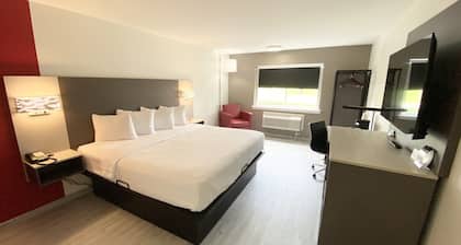 Ramada by Wyndham Tuscaloosa