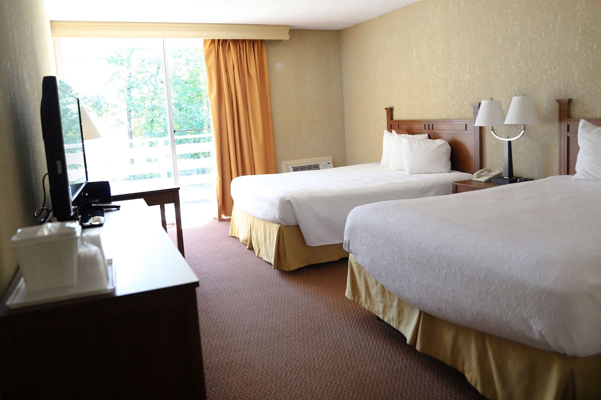 Standard Room, 2 Queen Beds, Non Smoking, Refrigerator & Microwave | 1 bedroom, premium bedding, pillowtop beds, desk