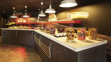 Lunch and dinner served, international cuisine