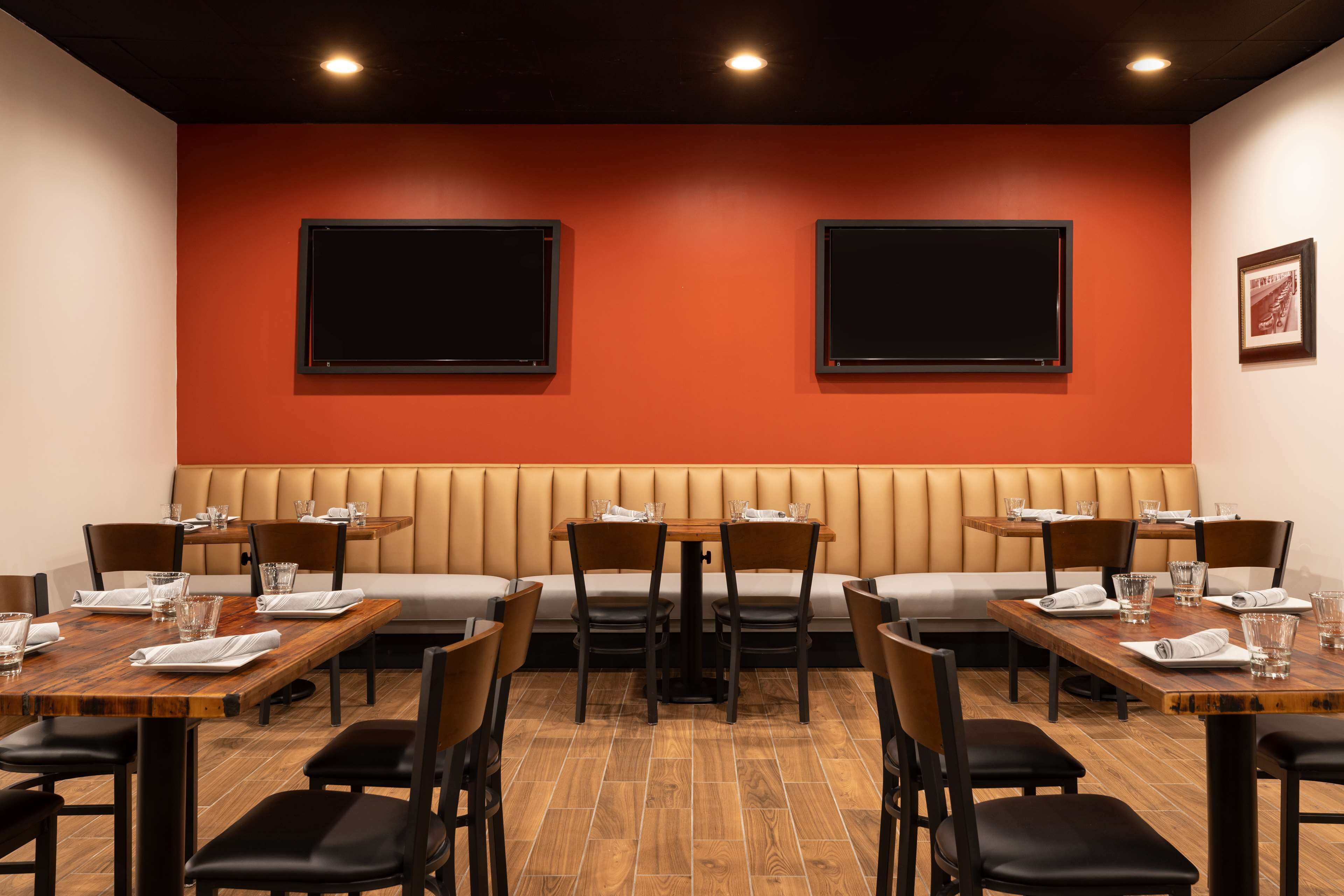 breakfast, lunch and dinner served