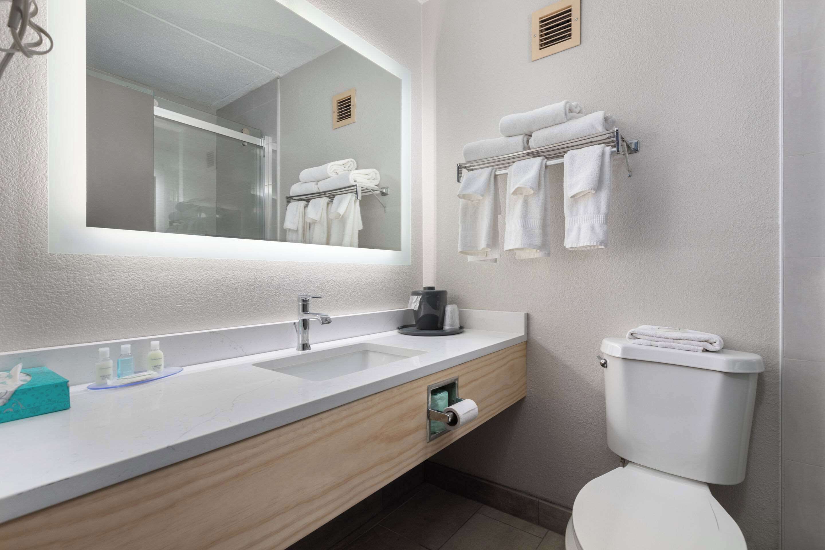 Photo - Clarion Hotel & Convention Center Joliet